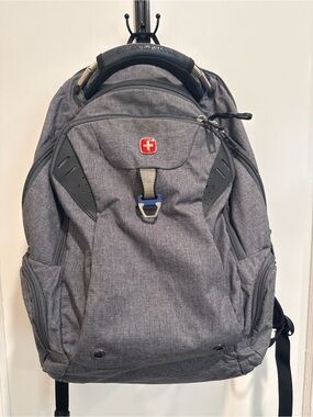 SwissGear Gray Laptop Backpack - Durable Everyday Carry